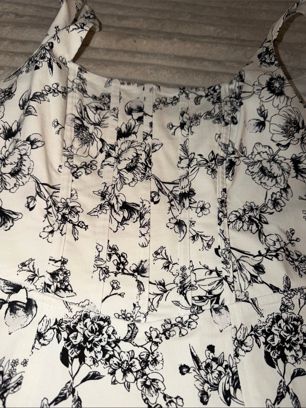 Francesca's Collections Black & White Floral Mini Dress - Picture 3 of 5